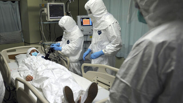 Ebola'dan koruyan kıyafet yapıldı!