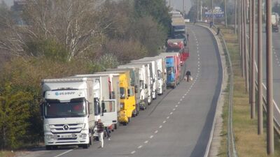 TIR kuyruğu 12 kilometreye uzandı