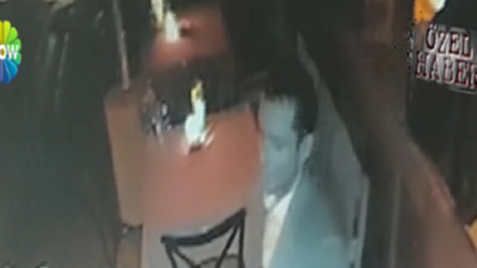 Onur Özbizerdik'in garip halleri!