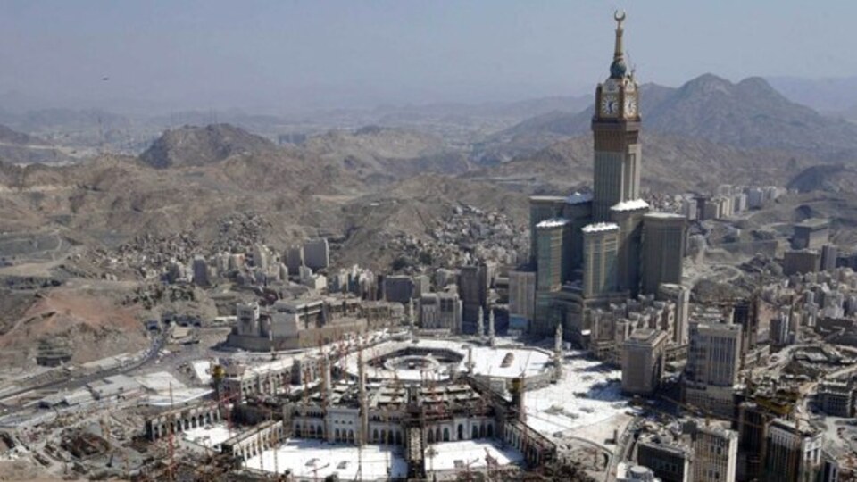 Hz. Muhammed'in doğduğu yere kraliyet sarayı!