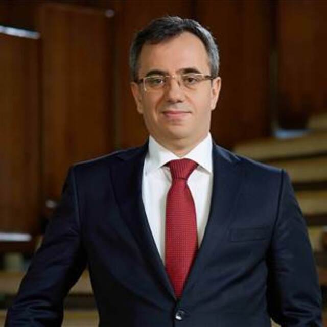 Dümene kim geçecek?