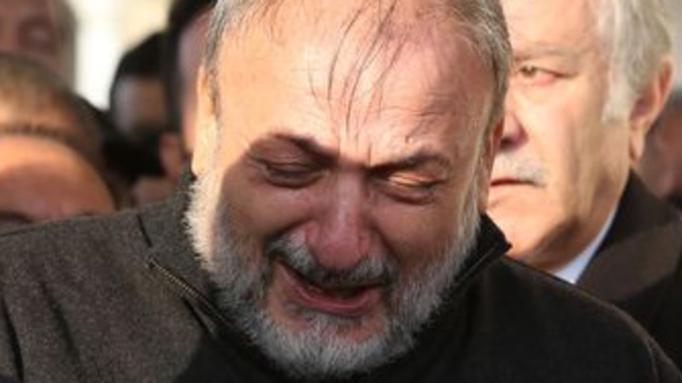 Oktay Vural gözyaşlarına boğuldu