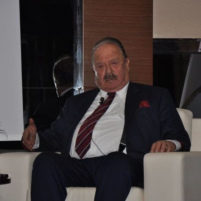 "Diktatör" ilan ettiler!