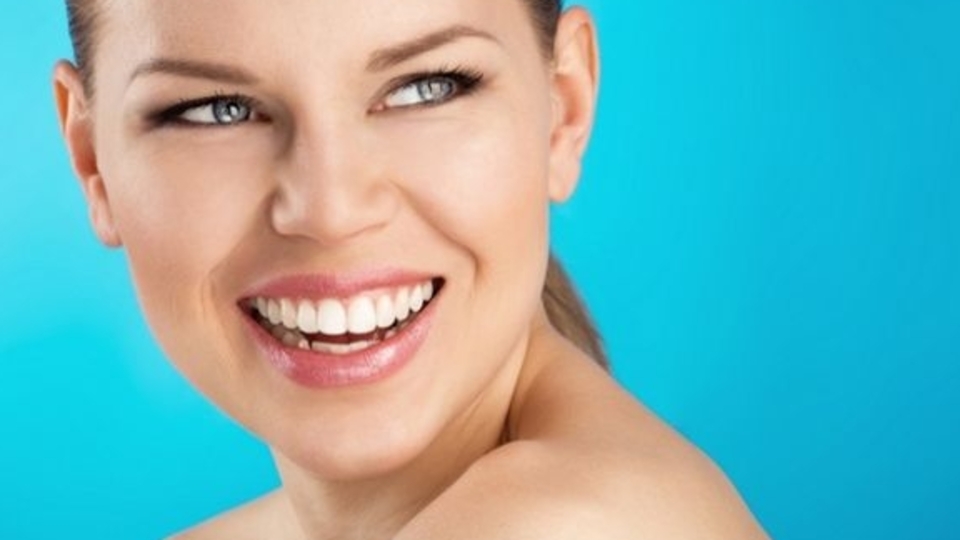 Bembeyaz dişler için 3 sır!