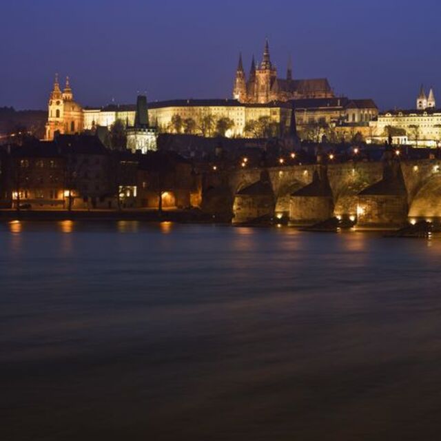 Hava kararınca Prag