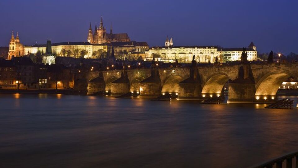 Hava kararınca Prag