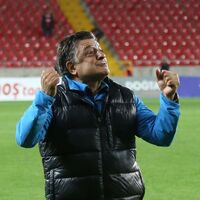 Vural hepsine fark attı!