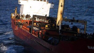 Türk gemisi Girit'e çekiliyor!