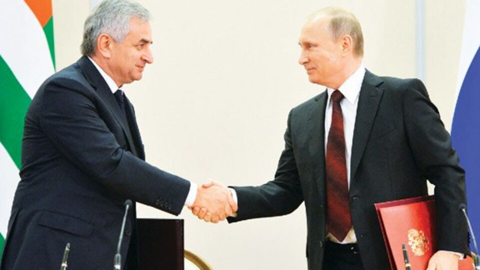 Rusya, Abhazya'yı 'himayesine' aldı
