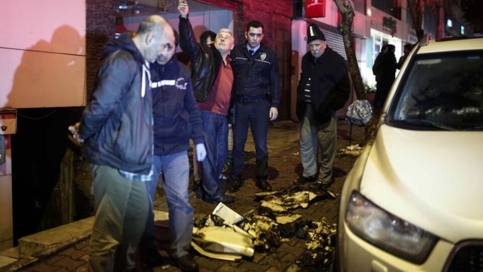 Kağıthane'de 3 araç kundaklandı