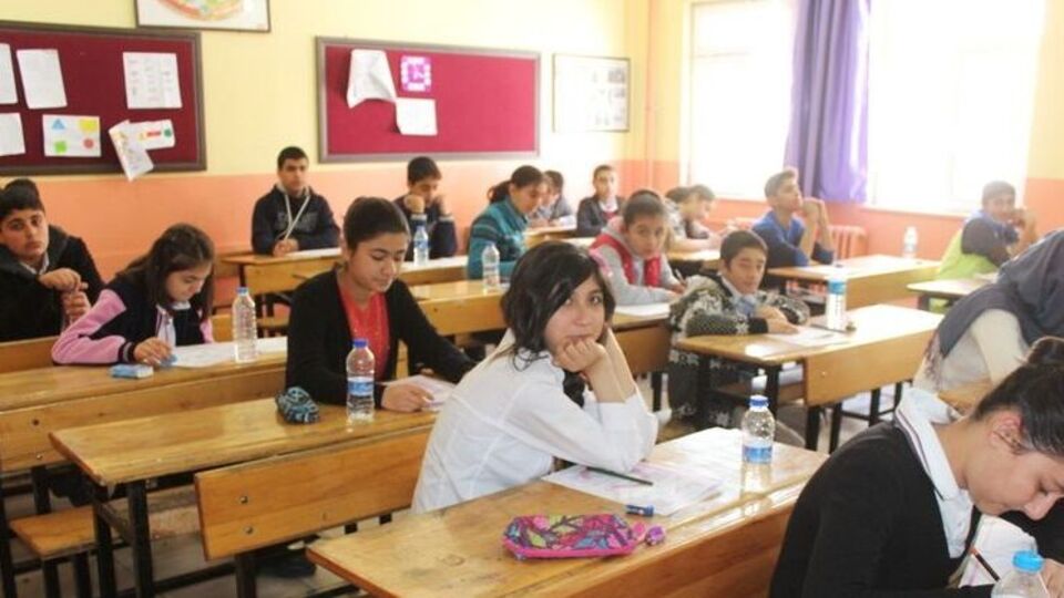 Merkezi sınavlarının ikinci gün oturumu başladı