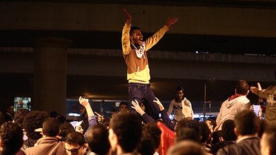 Mısır'da Mübarek'e beraat kararlarına kanlı protesto!