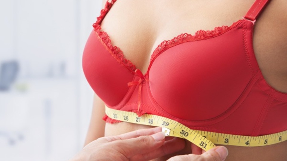 Kadınlar neden göğüslerini büyütürler?