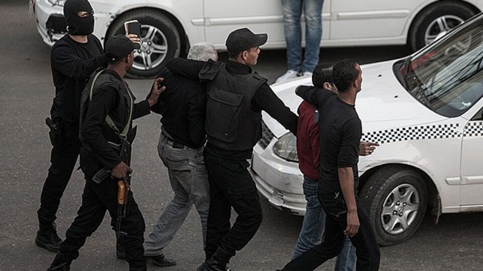 Mübarek'in beraatını protesto edenlere müdahale