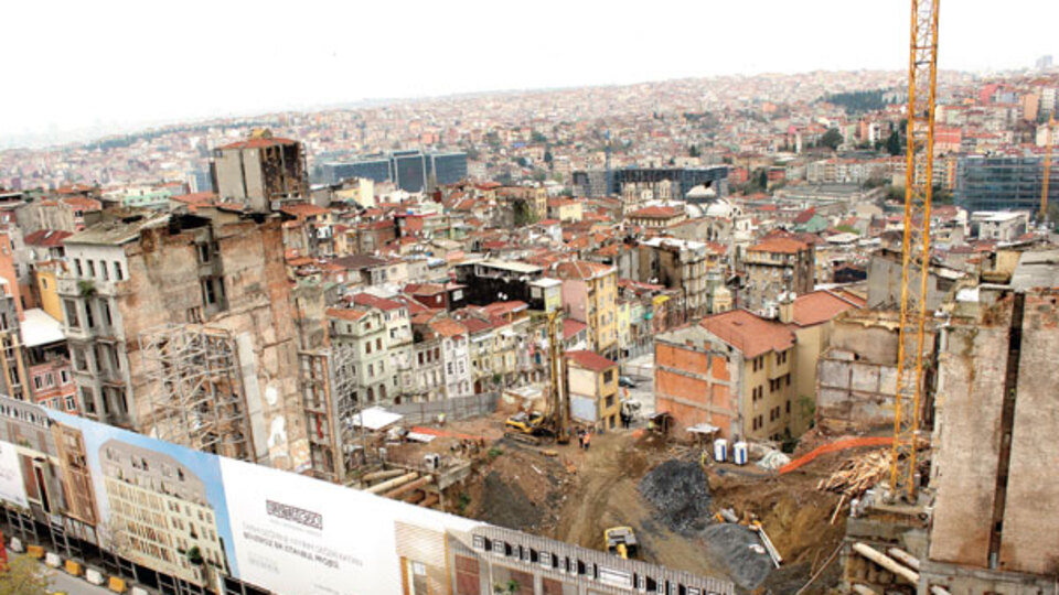 'Tarlabaşı'nda restorasyon değil devrim yapıyoruz'