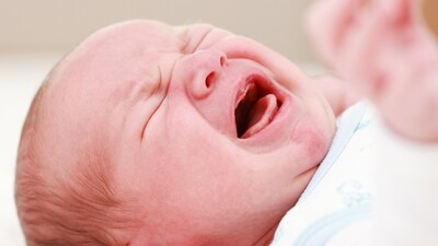 Bebeğiniz sürekli ağlıyorsa...