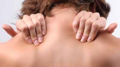 Uyurken boyun fıtığı olmayın