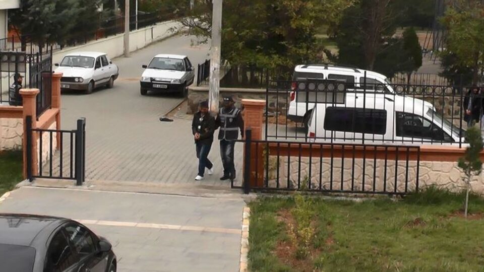 Sığınmacı kampında sahte güvenlikçi