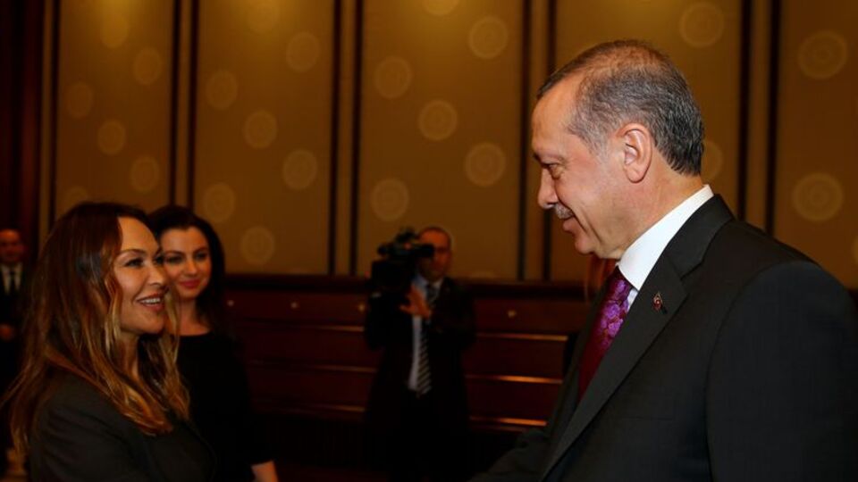 Hülya Avşar'dan saray açıklaması: Abartıldığı kadar ihtişamlı değil