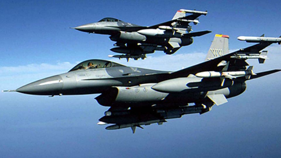 Yunan savaş uçağı Akdeniz'de düştü