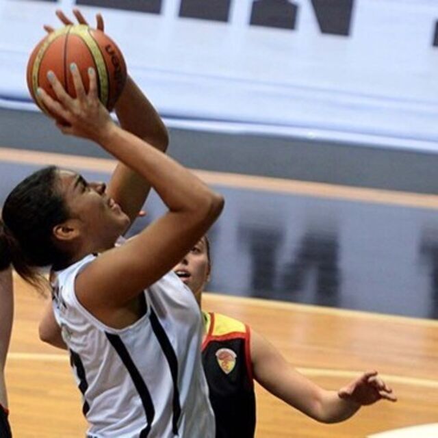 Beşiktaş evinde güldü