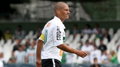 Gözyaşları ile veda etti