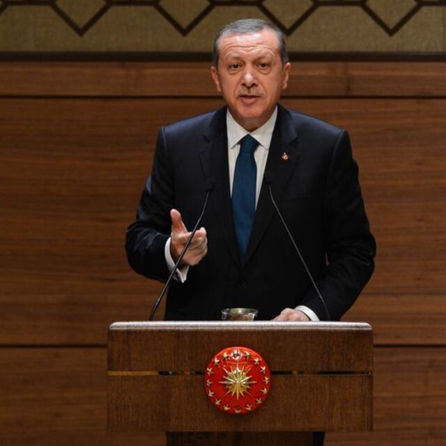 "İsteseler de istemeseler de..."
