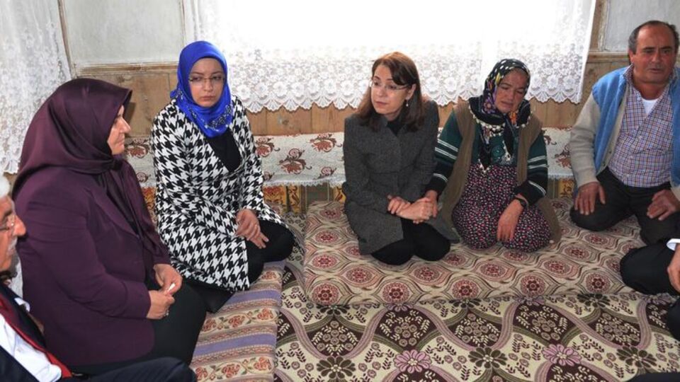 Ayşenur İslam Karaman'a gitti