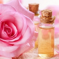 Gül suyu kullanmanın 6 yolu