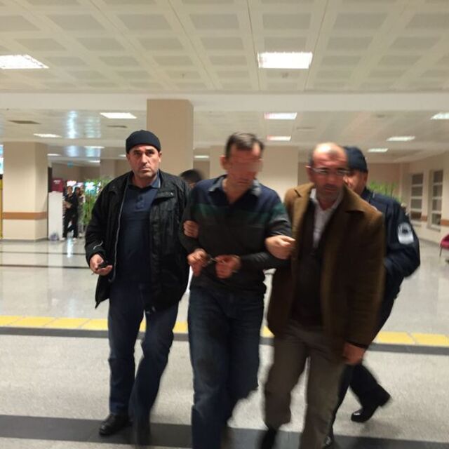 Şizofreni tedavisi gören doktor eşini doğradı
