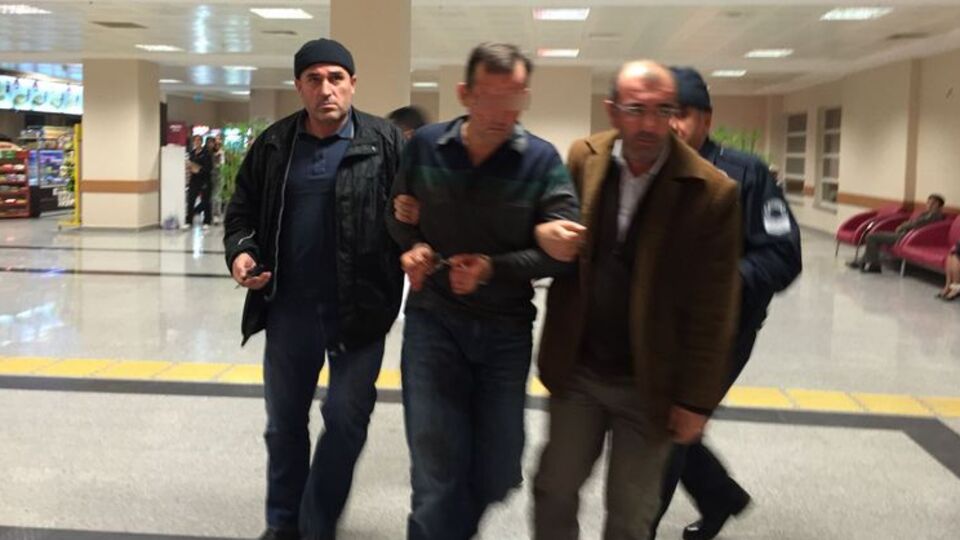 Şizofreni tedavisi gören doktor eşini doğradı