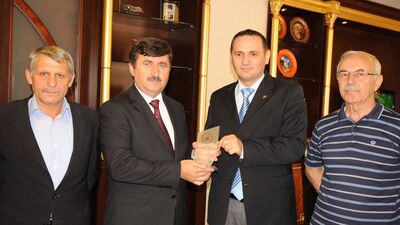 Bedelliye karşı çıkan başkan bedelli çıktı