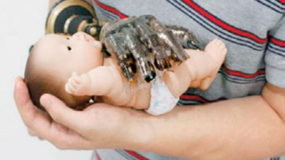 Hissedebilen akıllı deri