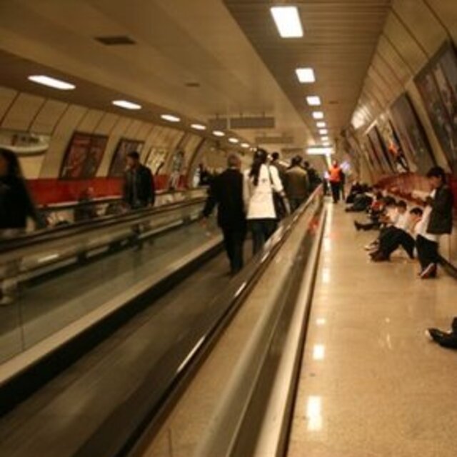 Taksim Metrosu'nda kaybolan kız bulundu