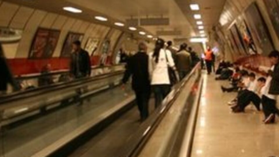 Taksim Metrosu'nda kaybolan kız bulundu