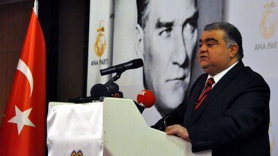 Yeni partisiyle ilk defa basının karşısına geçti