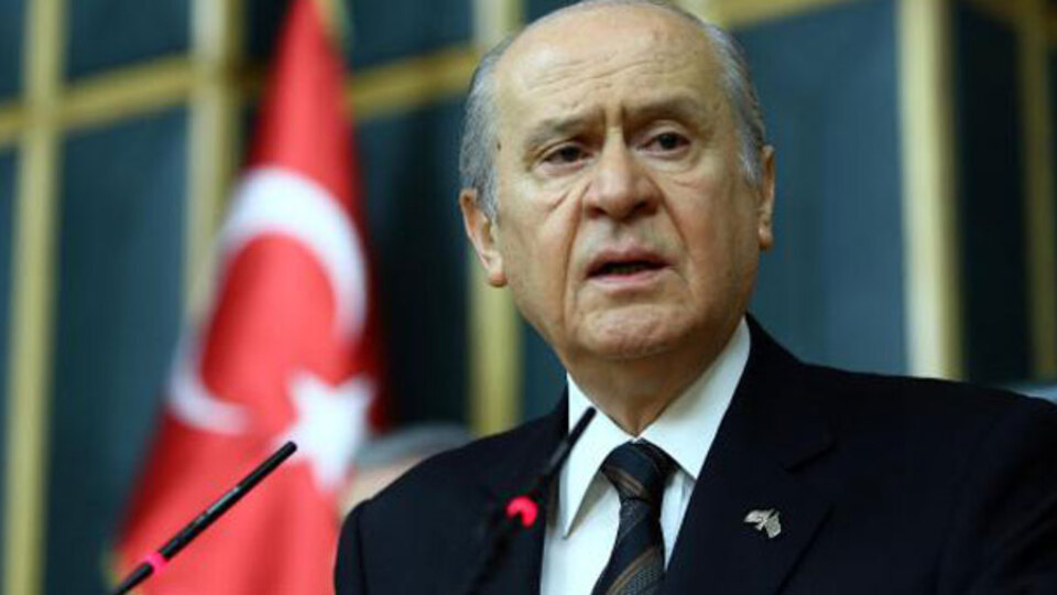 Devlet Bahçeli Twitter'dan sert mesajlar verdi