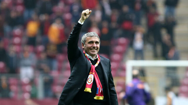 Hagi'den Hamzaoğlu'na destek