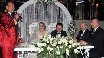 Bakan Çavuşoğlu nikah şahidi oldu