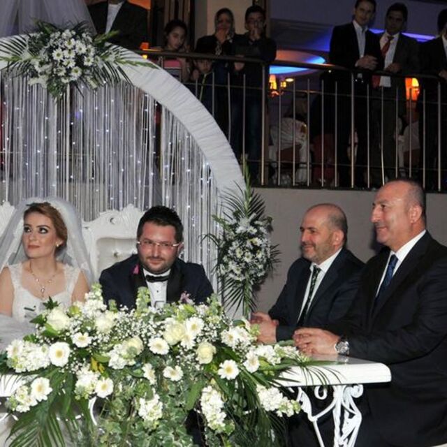 Bakan Çavuşoğlu nikah şahidi oldu