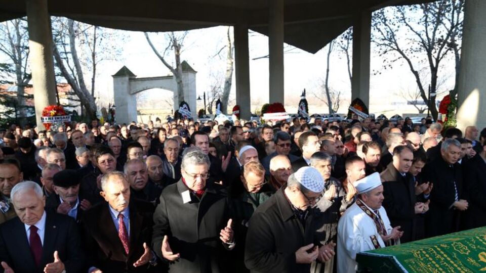 9. Cumhurbaşkanı Demirel'in kardeşi son yolculuğuna uğurlandı