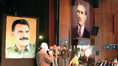 Atatürk posterli HDP kongresi