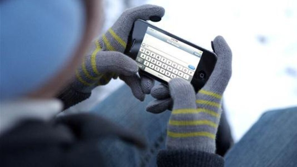 Karlı havada cep telefonu uyarısı!