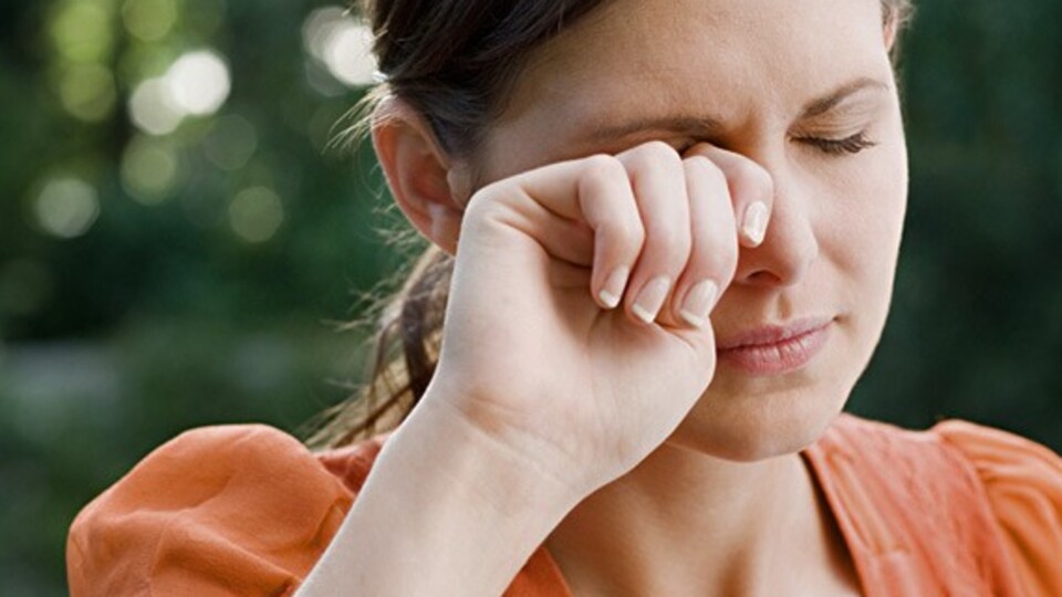 Sürekli gözlerinizi kaşıyorsanız...