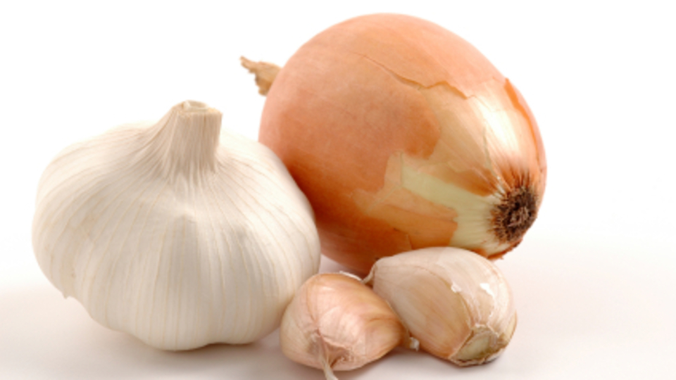 "Kalp sağlığı için soğan, sarımsak yiyin"