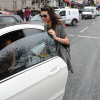 Sevgilisini bırakıp gitti