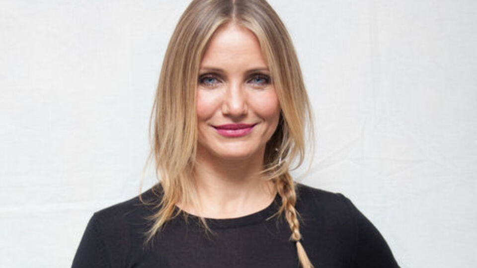 Cameron Diaz nişanlandı