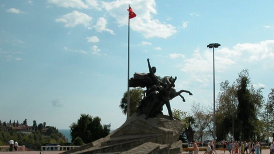 Antalya'ya Rixos süsü!