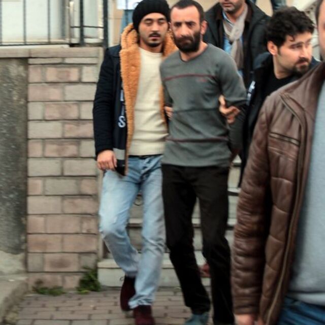 Taksiciyi öldüren Gürcü arka koltukta yakalandı