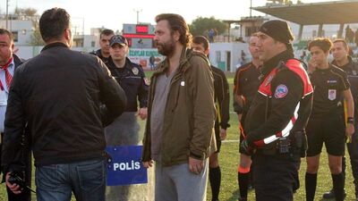 Futbolcu ve taraftarları Nejat İşler sakinleştirdi